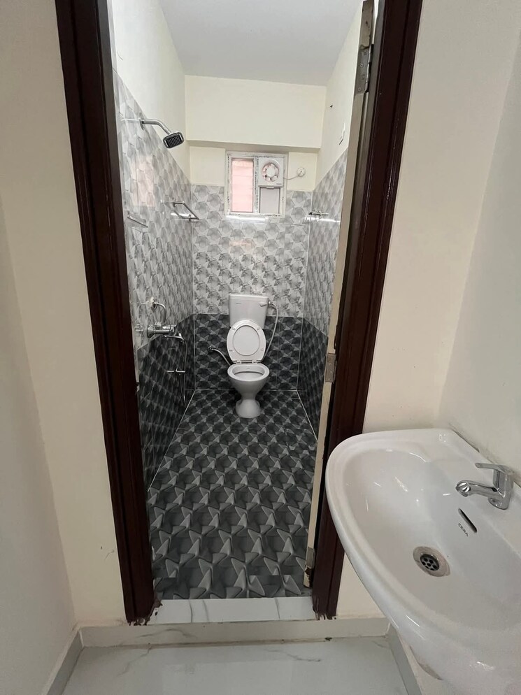 Bathroom, solitaire-ragavendra 2 Bedroom 1250 Sq.Ft. Apartment In Kondapur Hyderabad 9667683