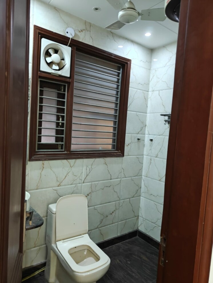 Bathroom, new rajinder nagar 1 Bedroom 480 Sq.Ft. Builder Floor In New Rajinder Nagar Delhi 9667688
