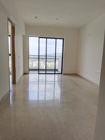 Room in 2.5 BHK Apartment at Wadhwa TW Gardens, Kandivali East – for Rent