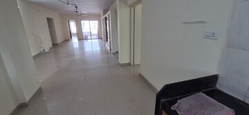 Room in 4 BHK Apartment at Laxmi Sharda Apartment, Shivajinagar – for Sale