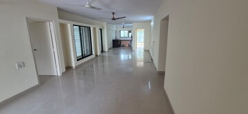 Room in 4 BHK Apartment at Laxmi Sharda Apartment, Shivajinagar – for Sale