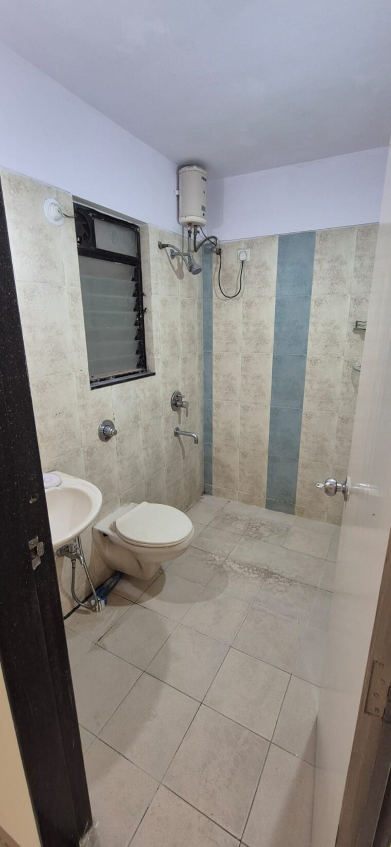 Bathroom, laxmi-sharda-apartment 4 Bedroom 2000 Sq.Ft. Apartment In Shivajinagar Pune 9667744