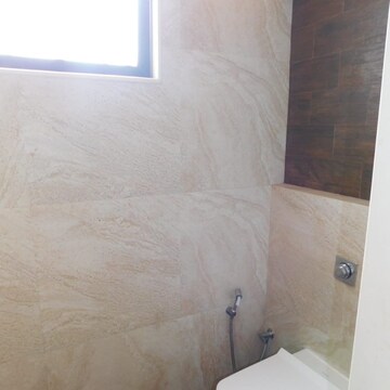 Room in 3 BHK Apartment at Versova – for Rent