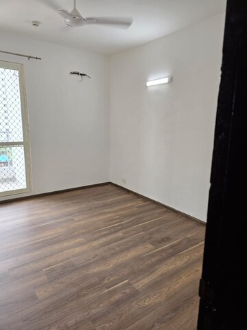 Room in 4 BHK Apartment at The 3C Lotus Panache, Sector 110 – for Rent