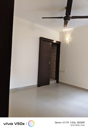 Room in 3 BHK Apartment at Ip Extension – for Rent