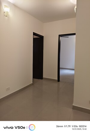 Room in 3 BHK Apartment at Ip Extension – for Rent