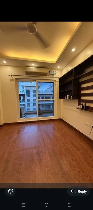 Room in 3 BHK Apartment at Smart World Orchard, Sector 61 – for Sale