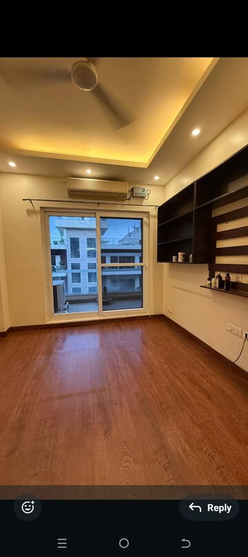 Room in 3 BHK Apartment at Smart World Orchard, Sector 61 – for Sale