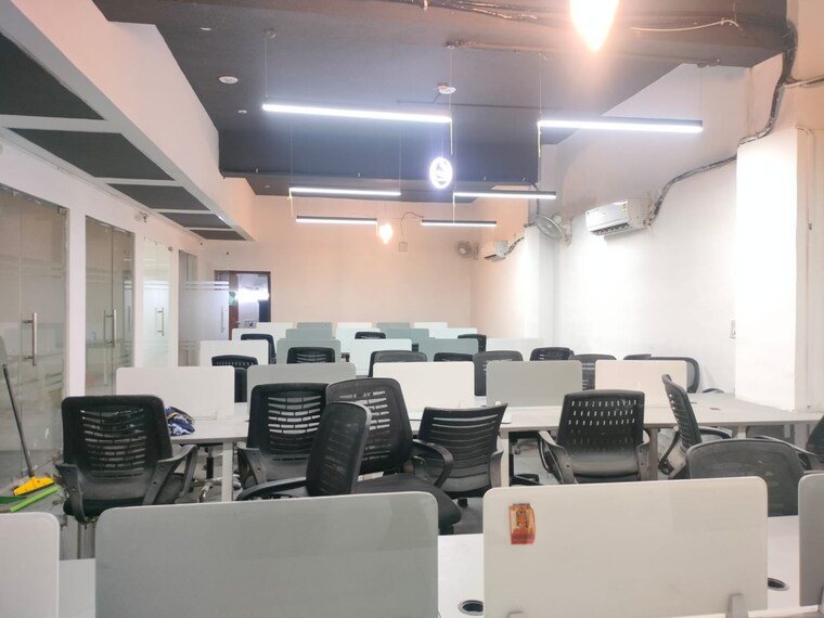 Team Area, sector 2 Commercial Office Space 2200 Sq.Ft. In Sector 2 Noida 9668041