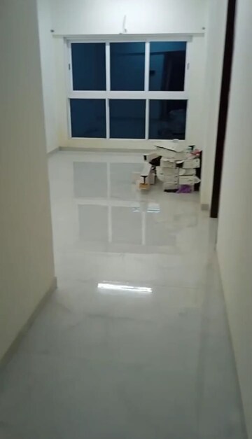 2.5 BHK Apartment For Rent in Kesar Plaza, Kandivali West