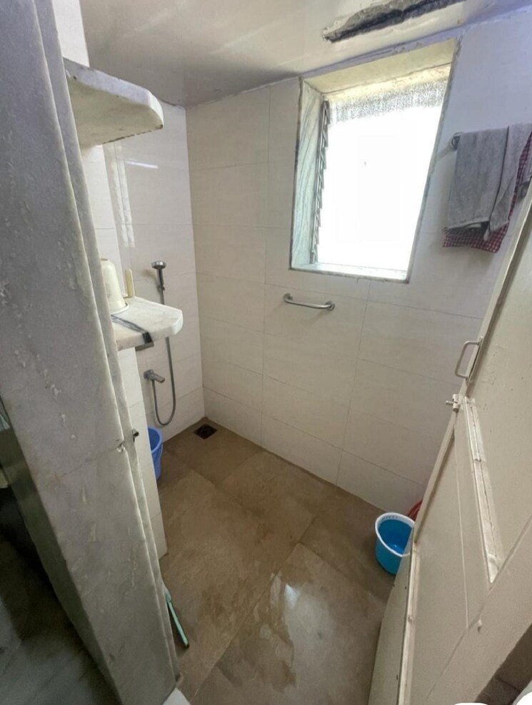 Bathroom, andheri west 1 Bedroom 500 Sq.Ft. Apartment In Andheri West Mumbai 9668018