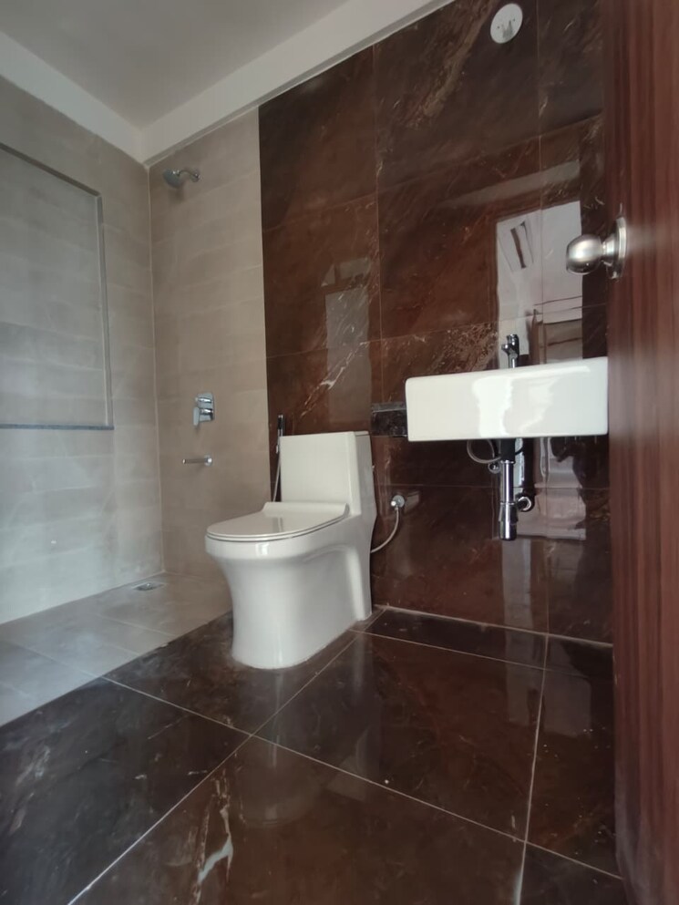 Attached Bathroom, indiabulls-one-indiabulls 3.5 Bedroom 1260 Sq.Ft. Apartment In Pokhran Road No Two Thane 9668123