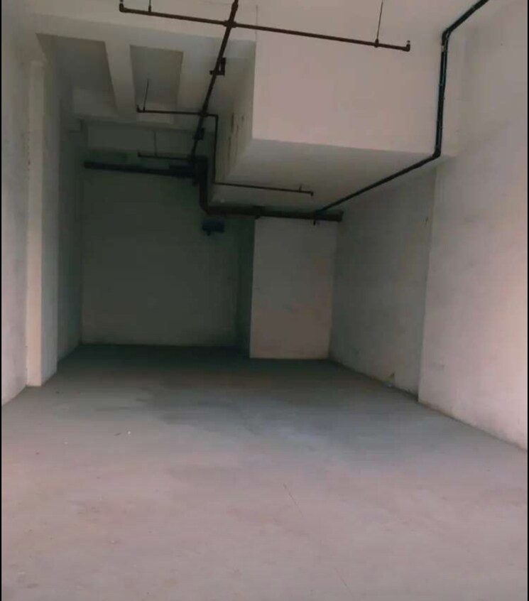 Team Area, hazratganj Commercial Office Space 1800 Sq.Ft. In Hazratganj Lucknow 9668122