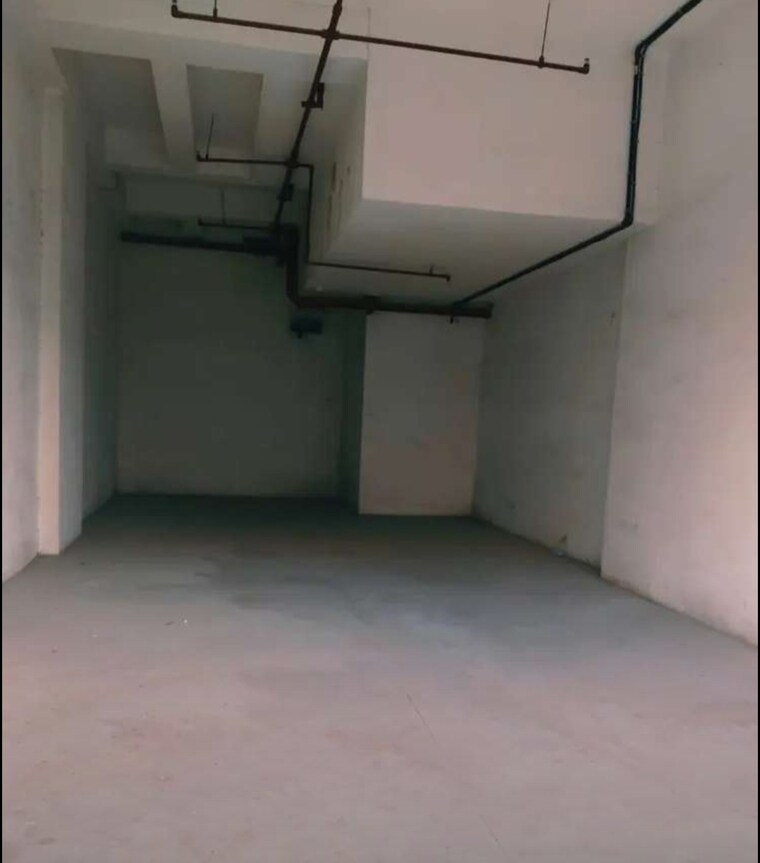 Team Area, hazratganj Commercial Office Space 1800 Sq.Ft. In Hazratganj Lucknow 9668122