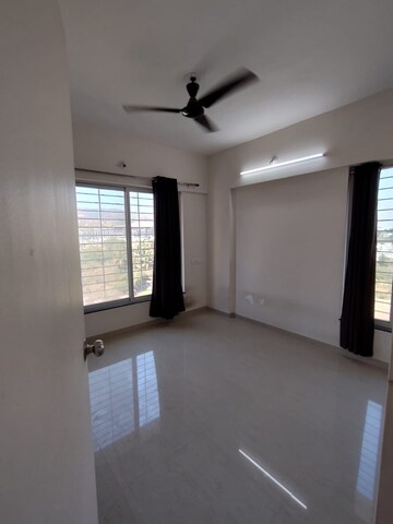 Room in 2 BHK Apartment at Pandit Javdekar Red Earth, Pirangut – for Rent