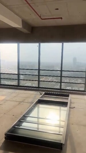 Room in  Office Space at Thaltej – for Rent