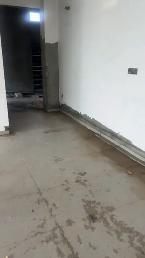 Room in  Office Space at Thaltej – for Rent