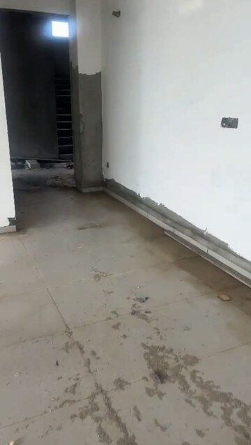 Room in  Office Space at Thaltej – for Rent