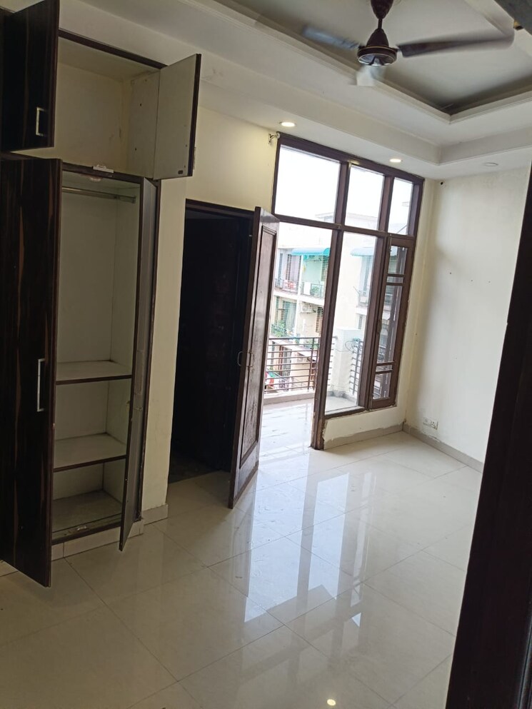 Room, guru-nanak-enclave 3 Bedroom 1100 Sq.Ft. Apartment In Dhakoli Zirakpur 9668206