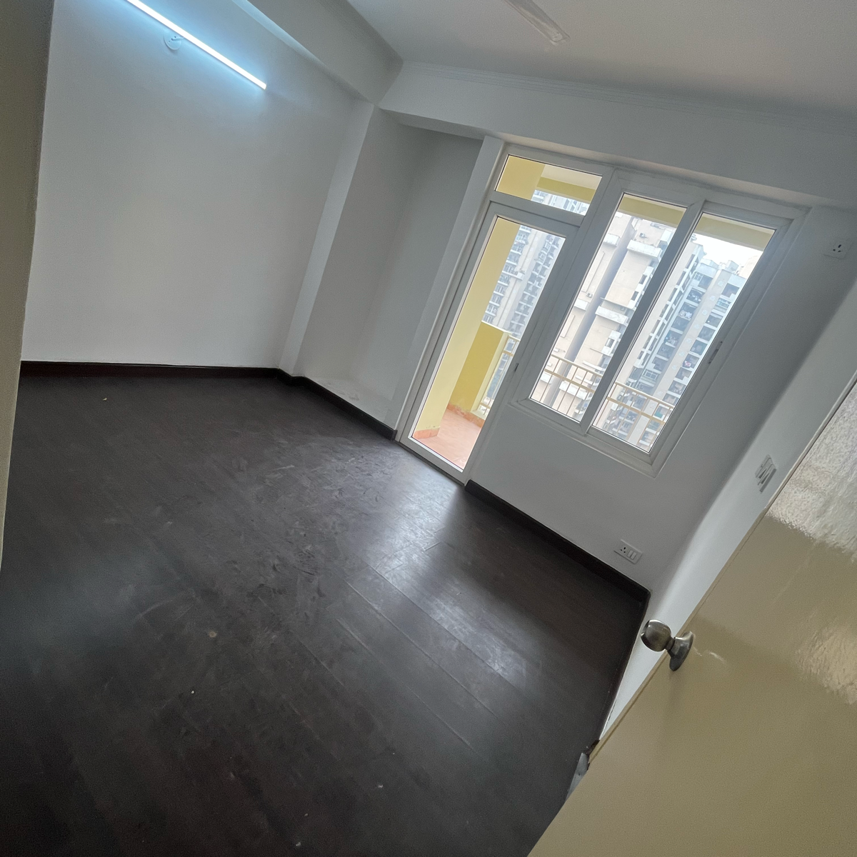 2 BHK Apartment For Sale in Gaur City 2 - 14th Avenue