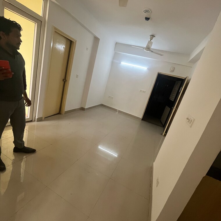 undefined, gaur-city-2-14th-avenue 2 Bedroom 520 Sq.Ft. Apartment In Sector 16c Greater Noida Greater Noida 9668239