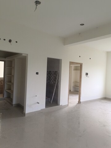 Room in 2 BHK Apartment at Srinivasa Nilayam Kothapet, Kothapet – for Sale