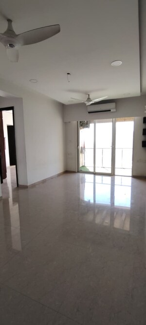 Room in 2 BHK Apartment at JP Decks, Goregaon East – for Sale