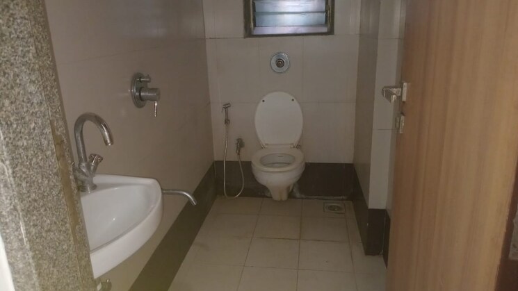 Bathroom, rashi-tower 2 Bedroom 656 Sq.Ft. Apartment In Goregaon East Mumbai 9668325