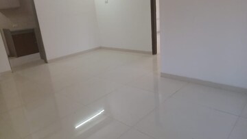 Room in 2 BHK Apartment at Rashi Tower, Goregaon East – for Rent