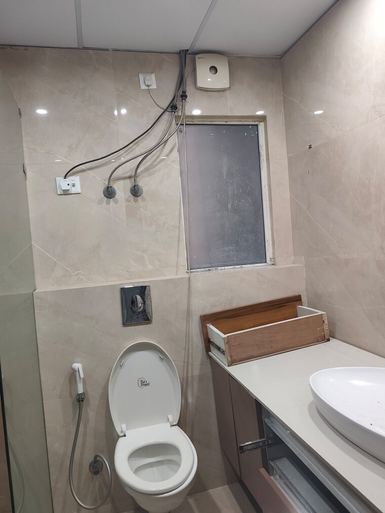 Bathroom, aba-ivy-county 4 Bedroom 2511 Sq.Ft. Apartment In Sector 75 Noida 9668402