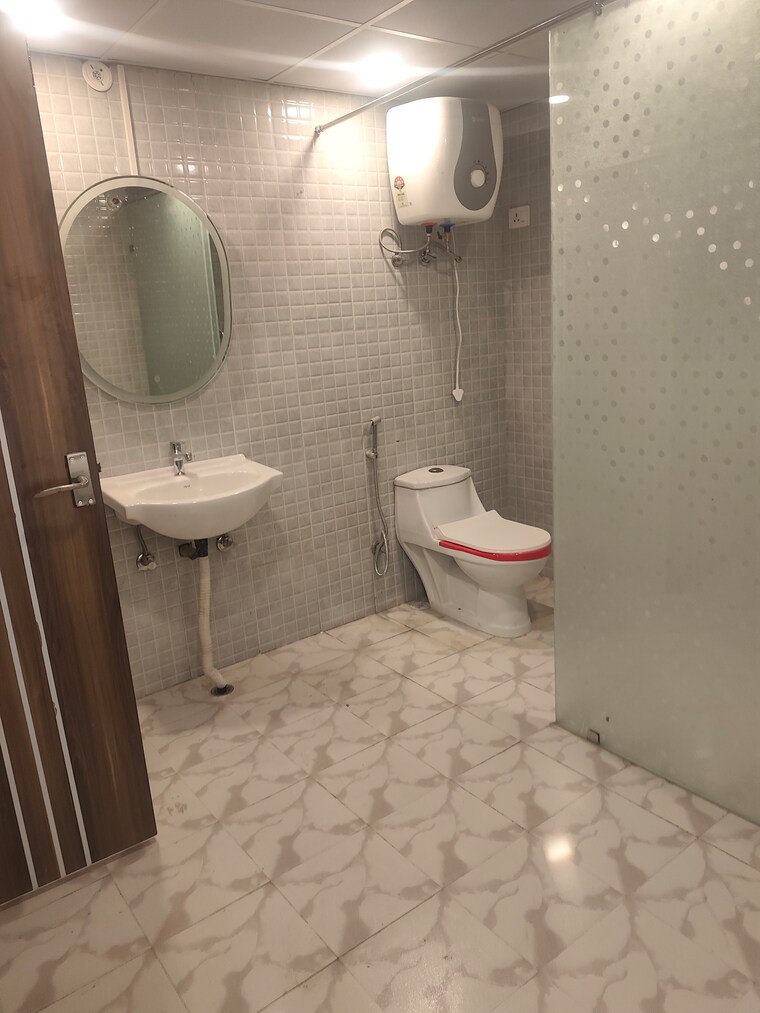 Bathroom, aba-ivy-county 4 Bedroom 2511 Sq.Ft. Apartment In Sector 75 Noida 9668402