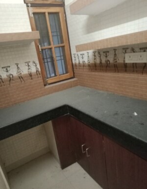 Room in 2 BHK Independent House at Aliganj – for Rent