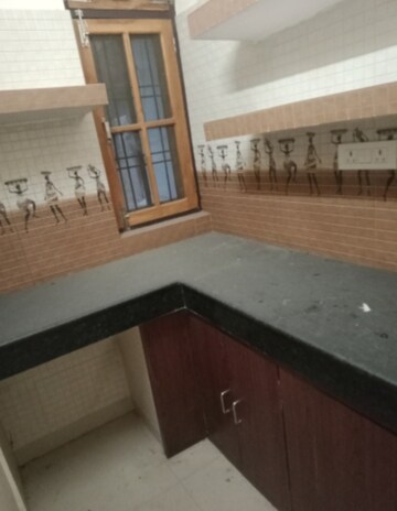 Room in 2 BHK Independent House at Aliganj – for Rent