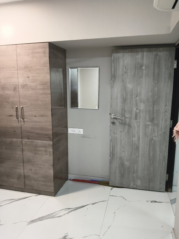 Room, vile parle west 1 Bedroom 400 Sq.Ft. Apartment In Vile Parle West Mumbai 9668408