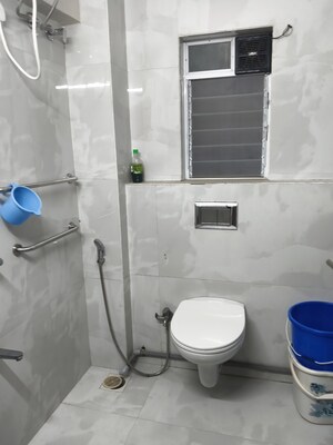 Bathroom in 1 BHK Apartment at Vile Parle West – for Rent