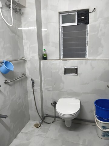 Bathroom in 1 BHK Apartment at Vile Parle West – for Rent