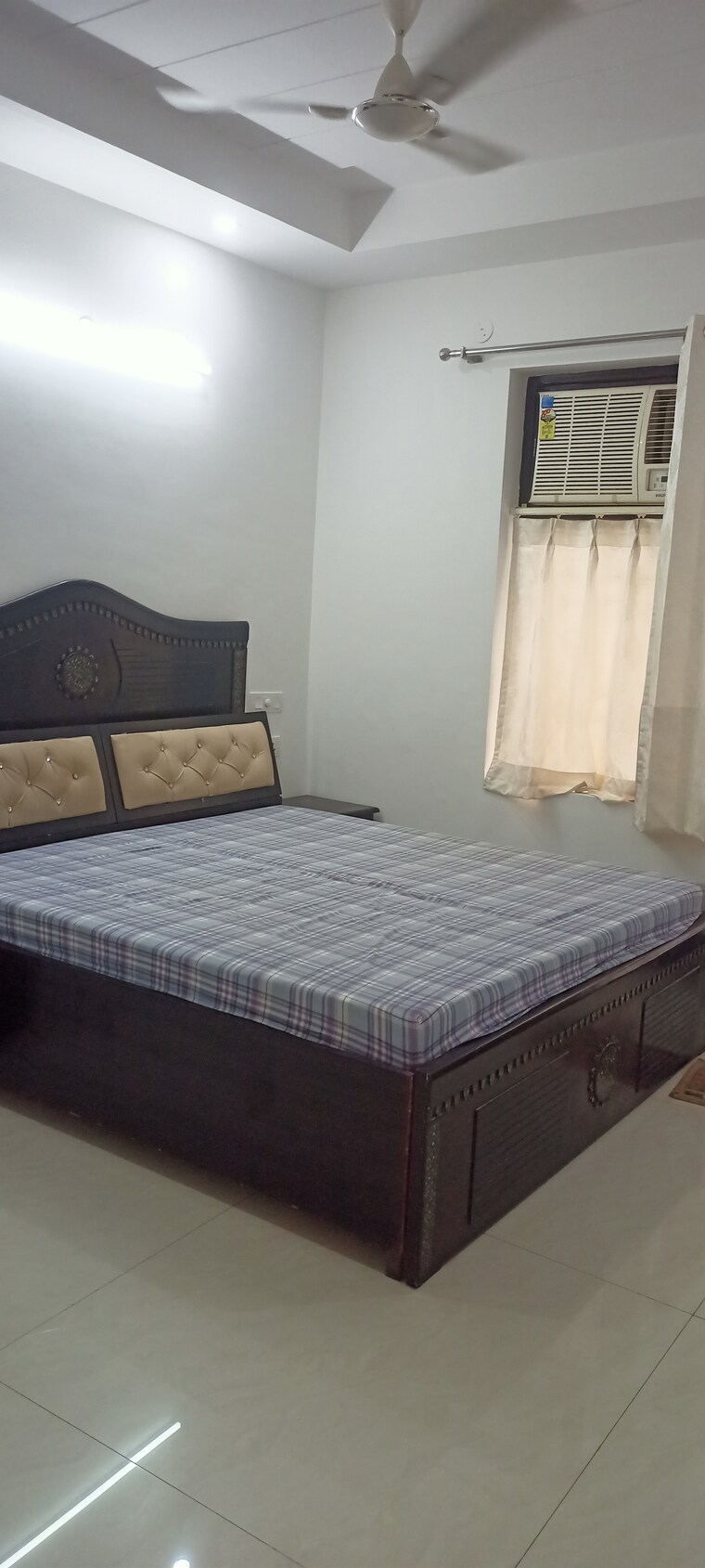 Bedroom, dlf-city-phase-iv 3 Bedroom 2700 Sq.Ft. Builder Floor In Dlf Phase iv Gurgaon 9668419