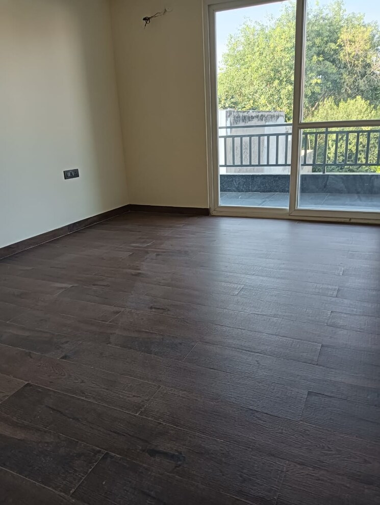 Room, sector 46 3 Bedroom 2350 Sq.Ft. Builder Floor In Sector 46 Gurgaon 9668433