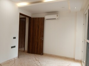 Room in 3 BHK Builder Floor at Ansal Sushant Lok I, Sector 43 – for Rent