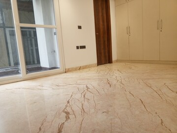 Room in 3 BHK Builder Floor at Ansal Sushant Lok I, Sector 43 – for Rent