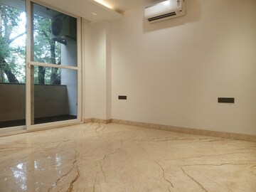 Room in 3 BHK Builder Floor at Ansal Sushant Lok I, Sector 43 – for Rent