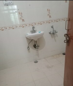 Bathroom in 2 BHK Villa at Aliganj – for Rent