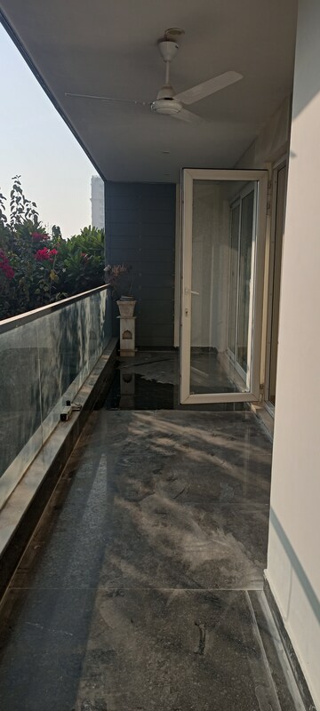 Balcony in 4 BHK Builder Floor at Ansal Sushant Lok I, Sector 43 – for Rent