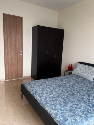 Bedroom in 2 BHK Apartment at Dosti Eastern Bay Phase 1, Wadala – for Rent