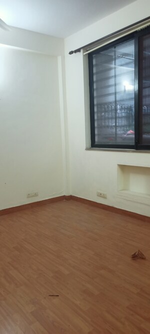 Room in 2 BHK Builder Floor at DLF City Gurgaon, Sector 27 – for Rent