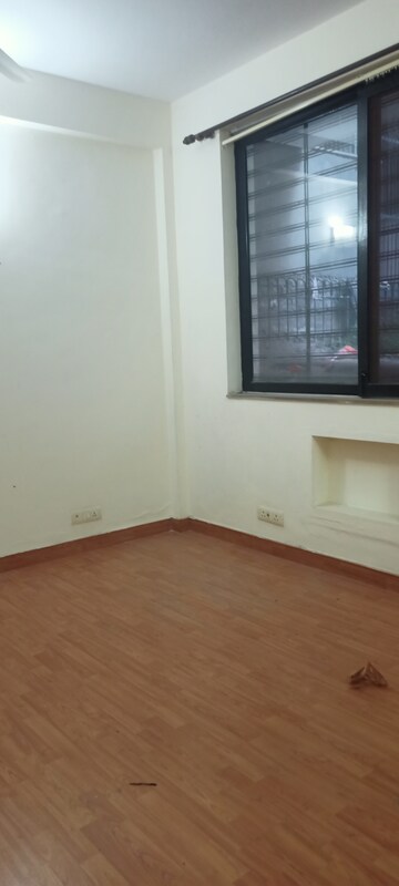 Room in 2 BHK Builder Floor at DLF City Gurgaon, Sector 27 – for Rent