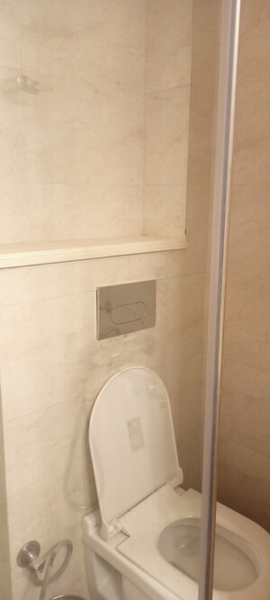 Bathroom in 2 BHK Builder Floor at DLF City Gurgaon, Sector 27 – for Rent