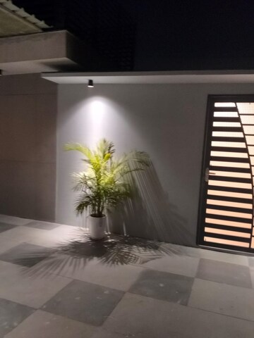 Balcony in 1 BHK Builder Floor at Panchsheel Enclave – for Rent