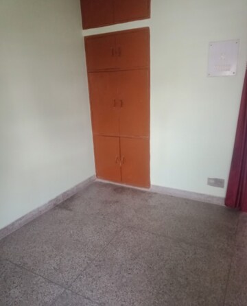 Room in 2 BHK Apartment at Eldeco Luxa, Sitapur Road – for Rent