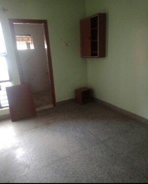 Room in 2 BHK Apartment at Eldeco Luxa, Sitapur Road – for Rent